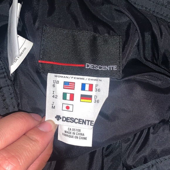Descente | Black adjustable waist ski snow pants  (NWOT) - Picture 11 of 11